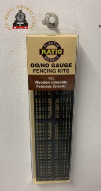 Ratio 425 Lineside Fencing, wooden 4 Bar Ranch Style - OO Gauge