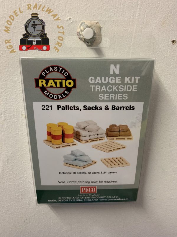 Ratio 221 Pallets/Sacks/Barrels - N Gauge