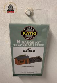 Ratio 229 Coal Depot kit. Hut and two coal staithes - N Gauge