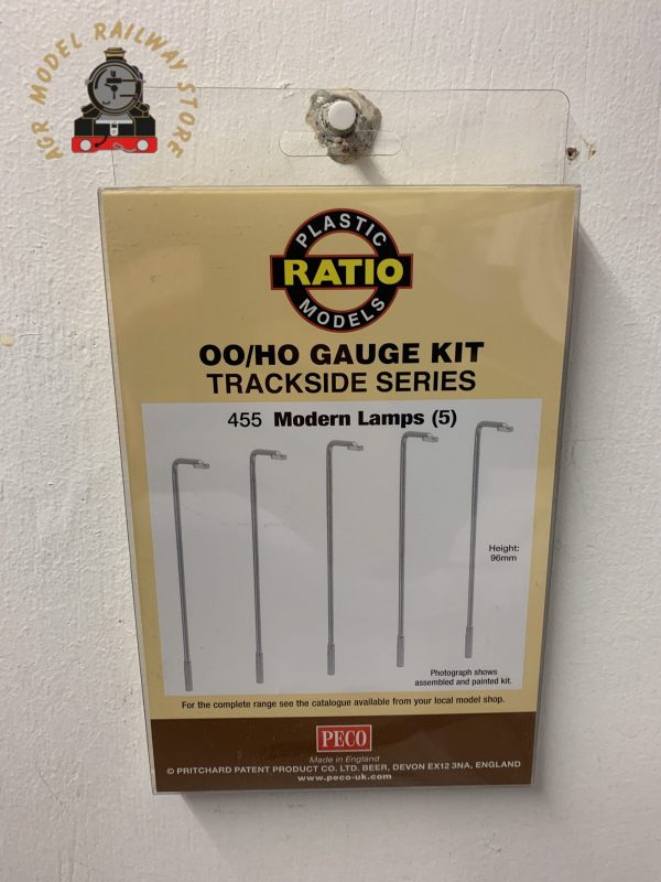 Ratio 455 Modern Station / Street Lamps - OO Gauge