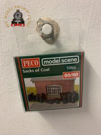 Modelscene 5066 Sacks of Coal - OO Gauge