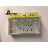 Noch 15772 Chickens (9) and Geese (8) Figure Set - HO / OO Gauge