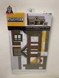 Superquick B32 Country Garage and Petrol Pump - OO Gauge Card Kit