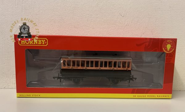 Hornby R40108 OO Gauge 4 Wheeled 3rd Class Coach LSWR 302 With Lights