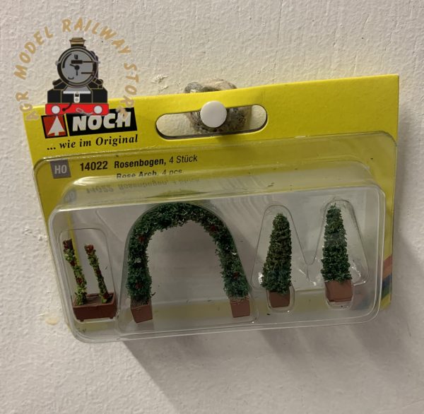 Noch 14022 Ornamental Rose Arch & Conifers (Pack of 4) - OO / HO