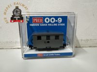 Peco GR-570UY OO-9 Ffestiniog 4 Wheel Quarrymans Coach Unlettered Grey