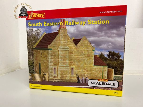 Hornby R7362 OO Gauge South Eastern Railway Station