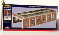 Bachmann 44-0033 OO Gauge Two Road Engine Shed