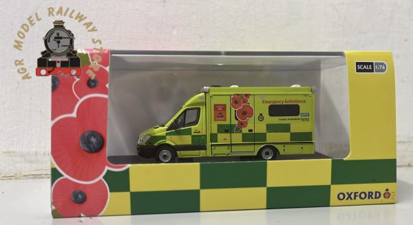 Oxford Diecast 76MA007 Mercedes Ambulance 'London Ambulance Service - Remembrance Day'