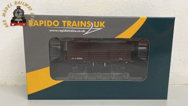 Rapido 940028 8 plank open wagon diag D1400 in SR brown with BR lettering - S10953