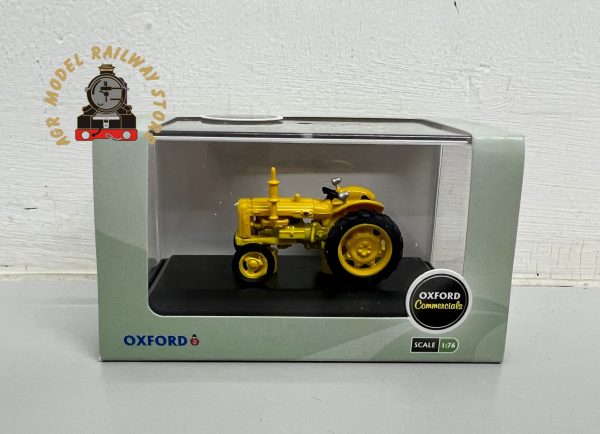 Oxford Diecast 76TRAC003 Fordson Tractor in Yellow Highways livery