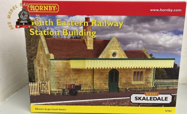 Hornby R7363 OO Gauge South Eastern Railway Station Building