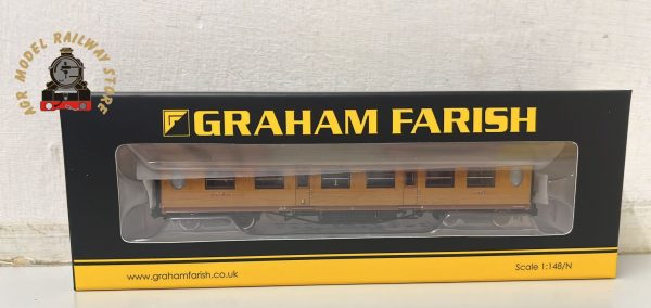 Graham Farish 376-225A N Gauge LNER Thompson Composite Corridor Coach 147 LNER Teak Effect