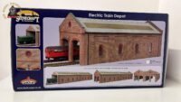 Bachmann 44-0183R OO Gauge Electric Train Depot Red