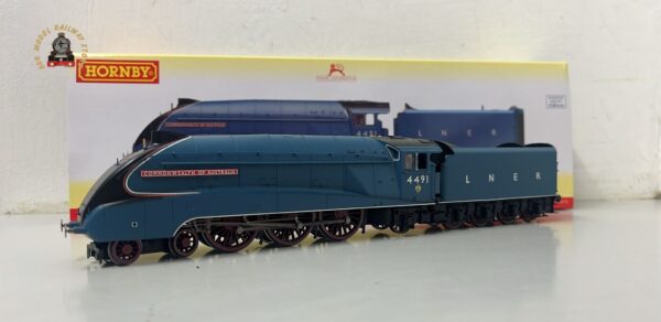 Hornby R3992 OO Gauge LNER A4 4-6-2 4491 'Commonwealth Of Australia' LNER Blue