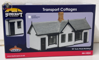 Bachmann 44-1024W Transport Cottages - White & Black - OO Gauge