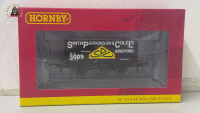 Hornby R60306 Smith Parkinson & Cole Ltd 7 Plank Wagon No5009 - OO