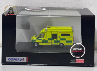 Oxford Diecast NMA002 Mercedes Ambulance London