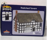 Bachmann Scenecraft 44-1002W Thatched Tavern Black & White OO Gauge