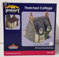 Bachmann Scenecraft 44-122G Thatched Cottage - Grey Stone & Blue Door OO Gauge
