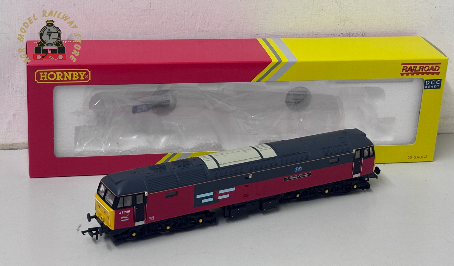 Hornby R30543 RailRoad RES Class 47 RES Atlantic Collage 47749