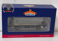 Bachmann 38-653A PCA Metalair Bulk Powder Wagon Freightliner Heavy Haul Grey